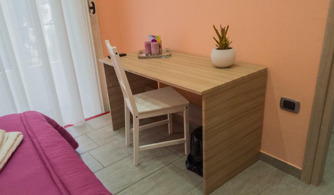 Holiday Naples Art Rooms Εξωτερικό φωτογραφία